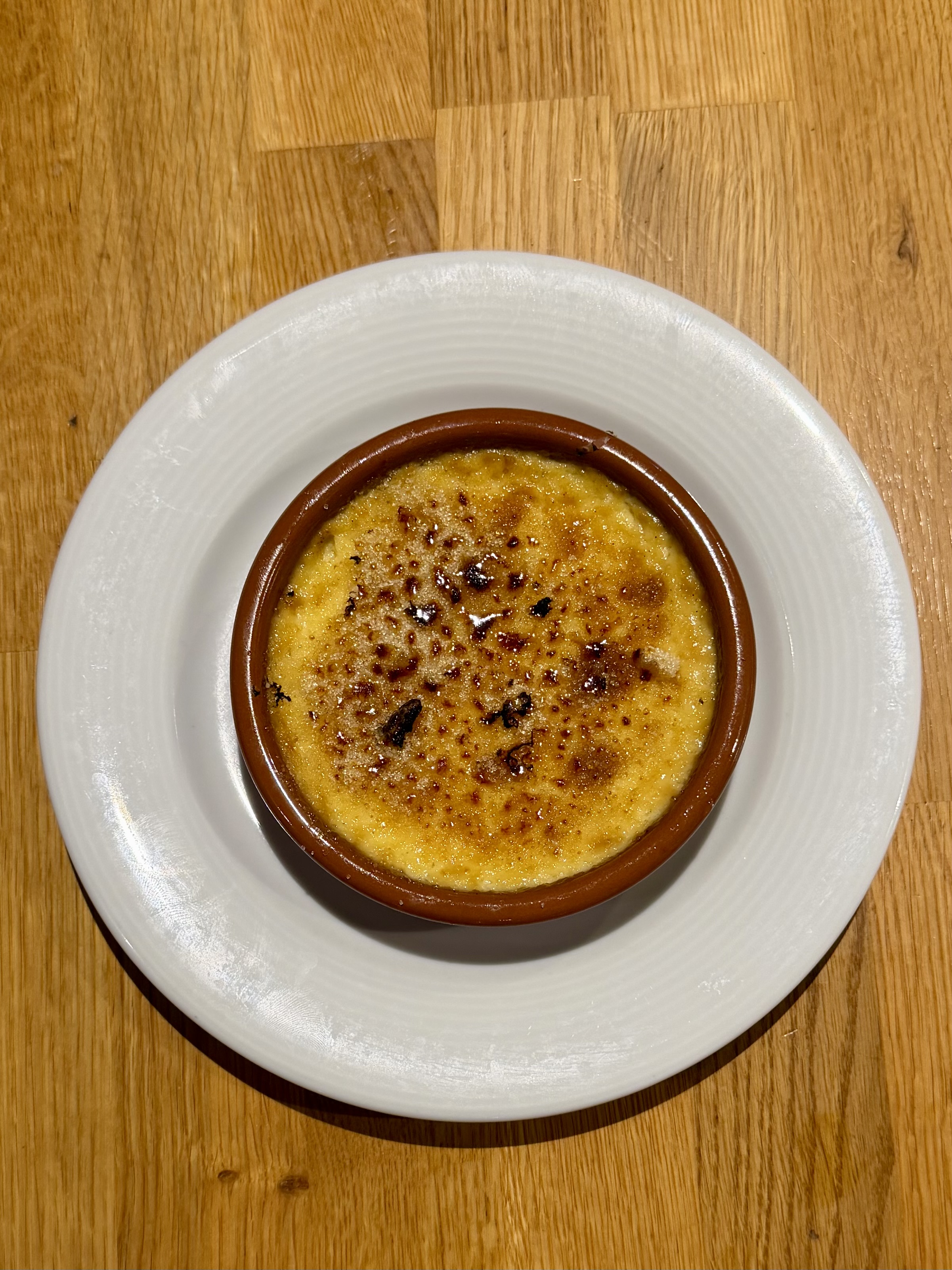 Crème brûlée maison à la vanille et fève de tonka